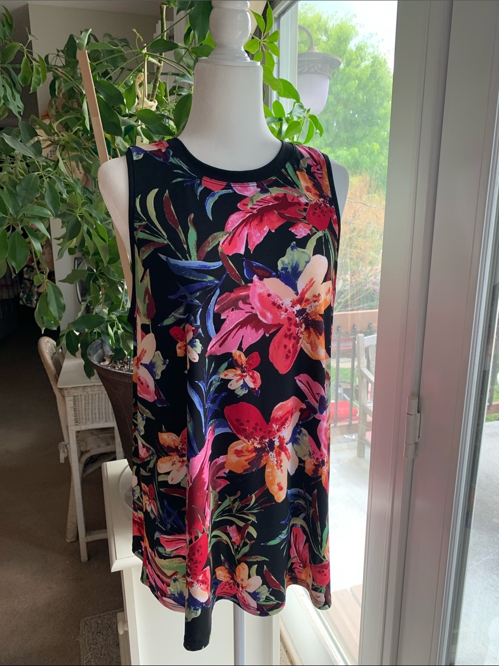 Apt. 9 Floral Sleeveless Top Size XL